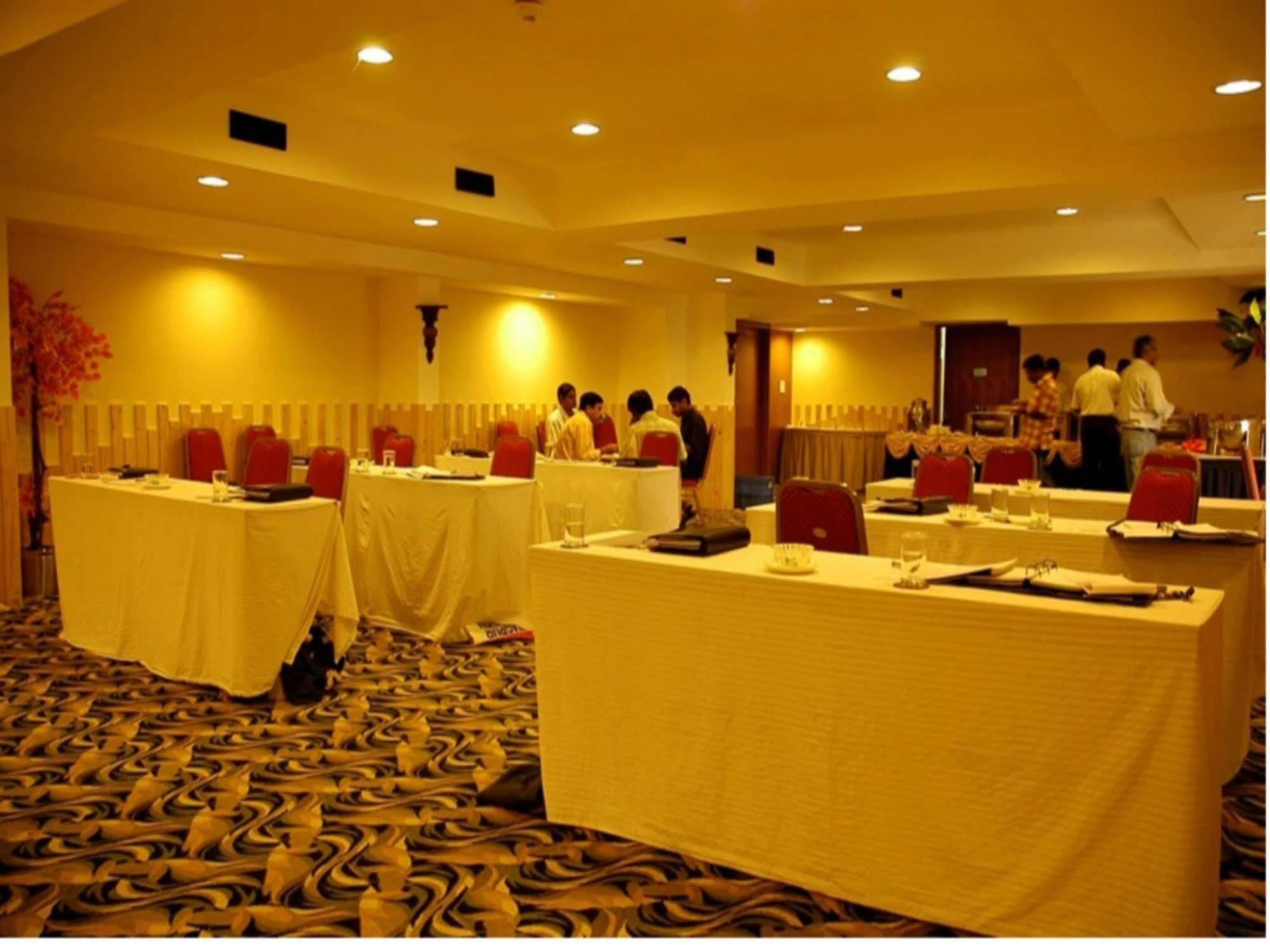 Regenta Central Deccan Chennai, Royapettah Экстерьер фото